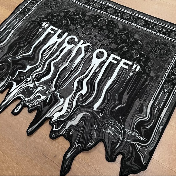 ๐ ๐ฃ๏ธFxCKYoURBRaND "FxCK oFF" distorted RuG๐๐ฝ - Picture 2 of 5